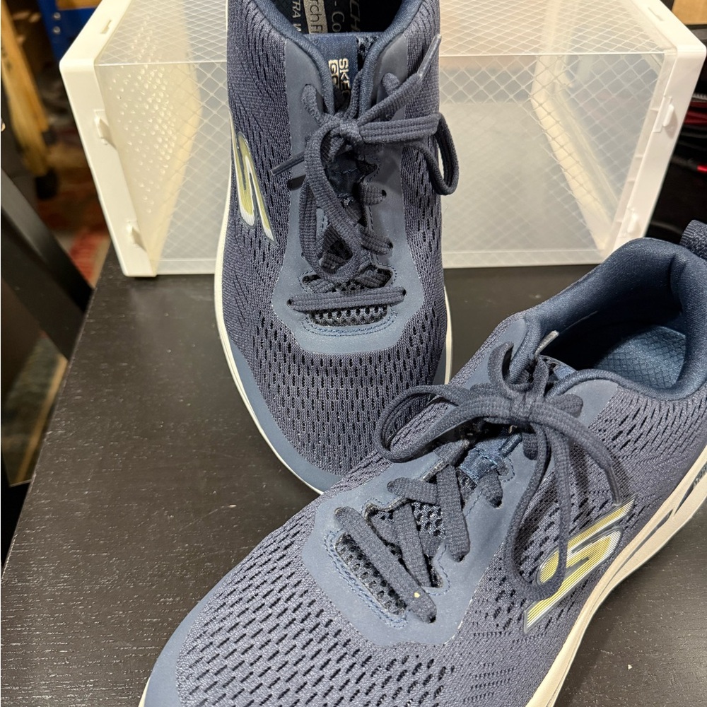 Skechers Blue Sneakers with Breathable Mesh and Cushioning - Picture 4 of 7
